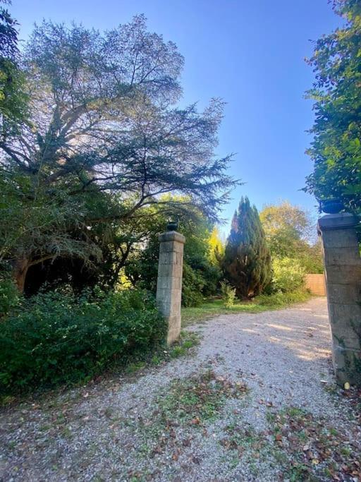 Vila Les Fayes House Isle Exteriér fotografie